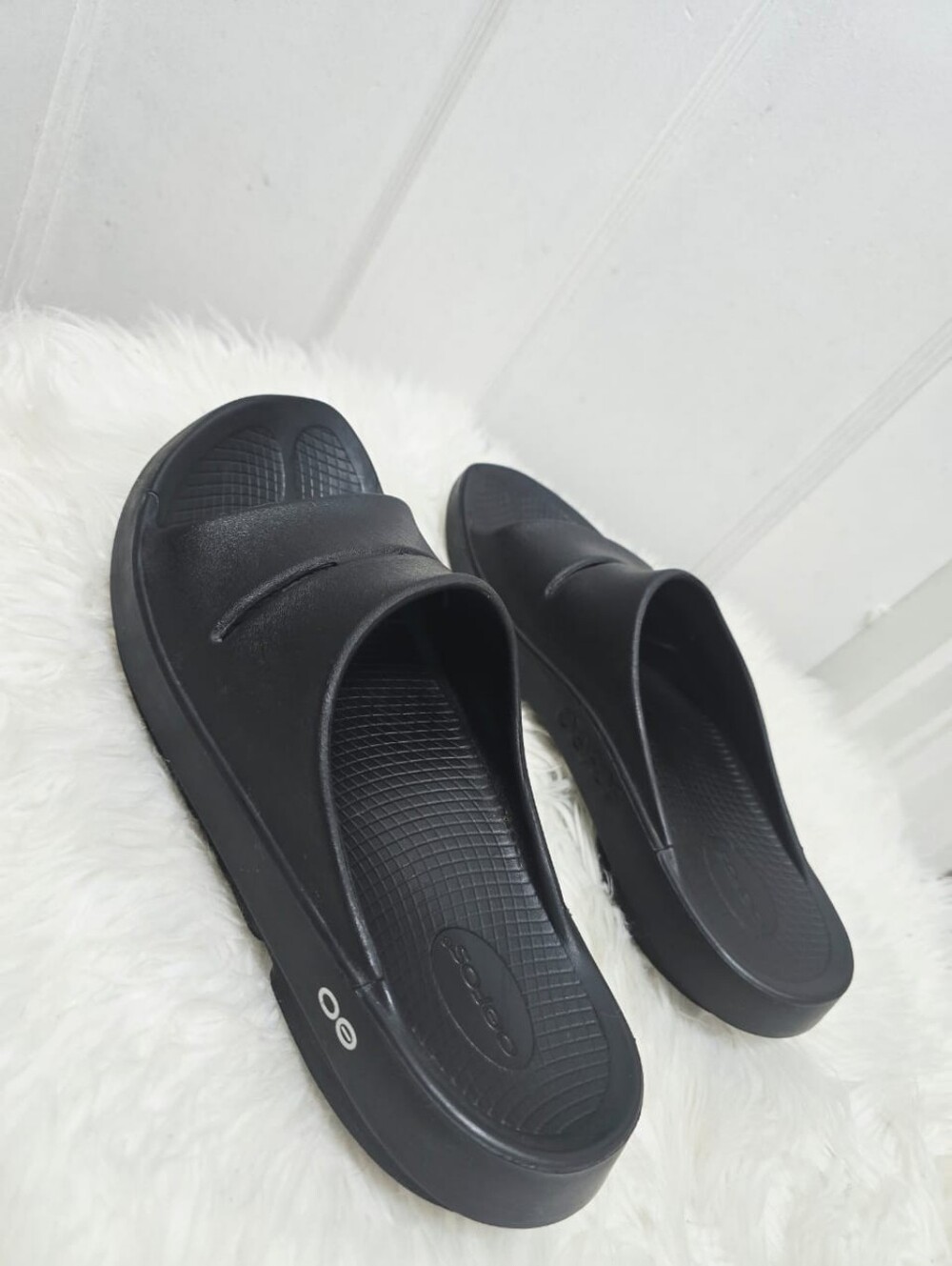 Oofos Ooahh Black Unisex Sports Slide Recovery LN M12 W14 Recovery Men Women - Picture 3 of 8